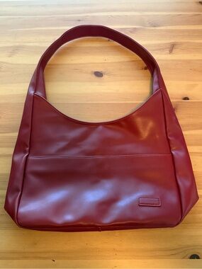 OOOMAY Maya Hobo Style Purse Premium Vegan Leather in Red